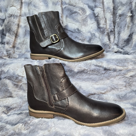 NWB Clarks Women's Camzin Loop Ankle Boot Dk Brown Size 10 Womens - Picture 8 of 8